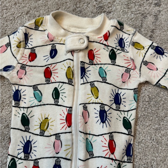 Hanna Andersson Organic Cotton Holiday Lights pajamas– 12–18 Months - Picture 2 of 4
